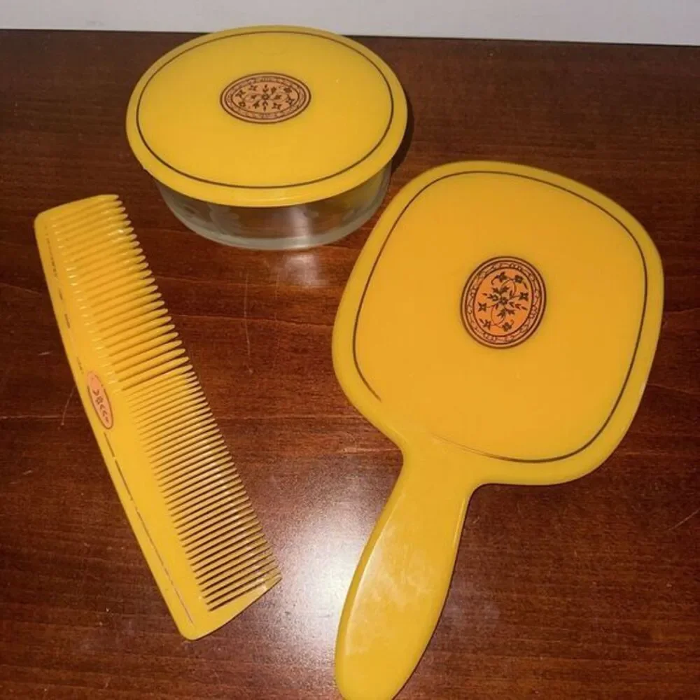 Vintage Art Deco Ivory‎ Celluloid Vanity Set-Mirror/comb/EMBOSSED MONOGRAM